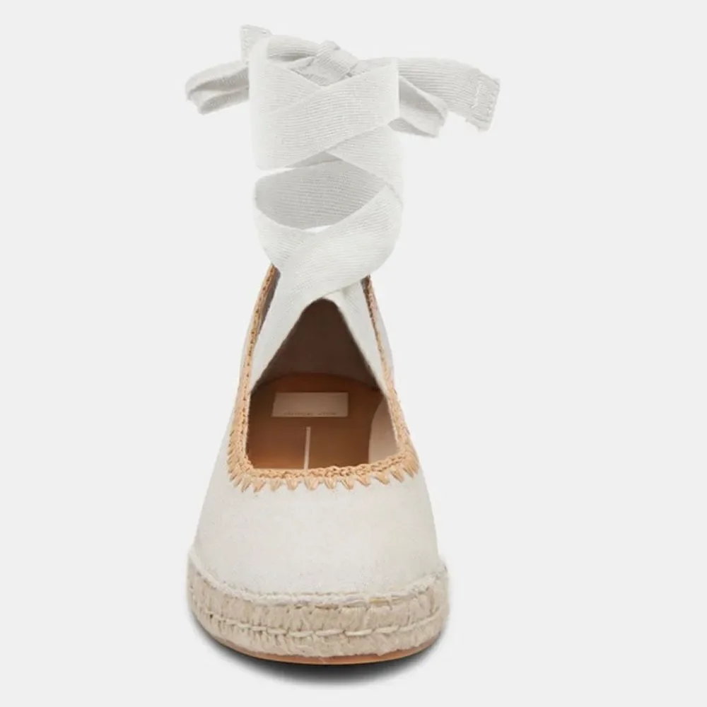 DOLCE VITA Women’s Morgan Espadrilles Flats in the Size 9.5 in Ivory Canvas